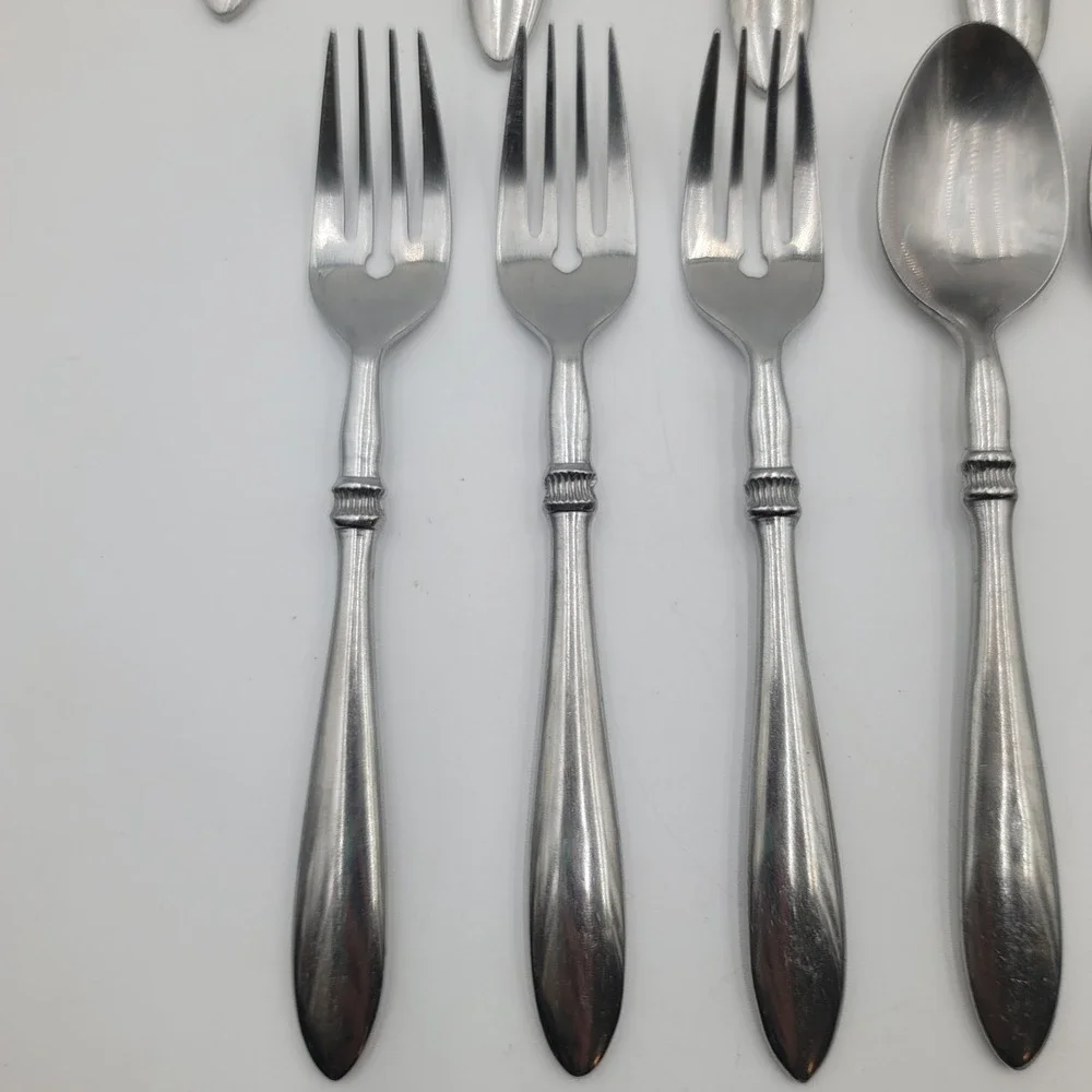 21 pc Stainless Steel UNF2216 Flatware Set Ribbed Neck Teardrop Handle
